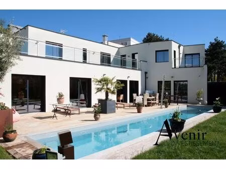 vaise - maison meublee - 275m2 - parking - jardin - piscine