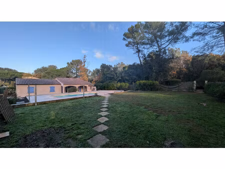à vendre villa t4 99m² avec piscine et garage sur 1062m² à l
