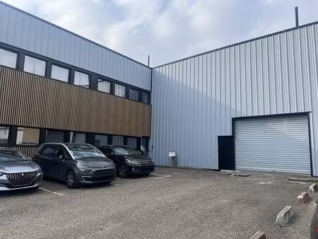 location local d'activités villeneuve la garenne 1 834 m²