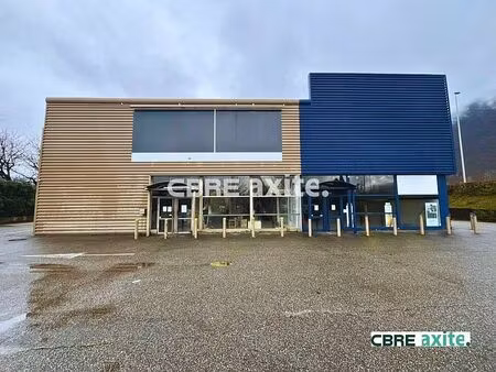 location commerce albertville 1 080 m²
