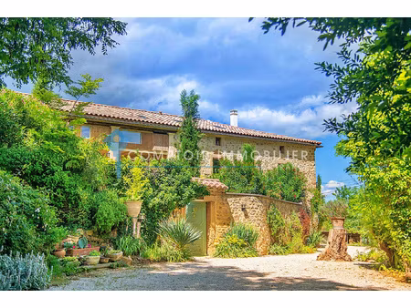 mas 24pièce(s) 17chambre(s) 571 43 m² sabran (30200)