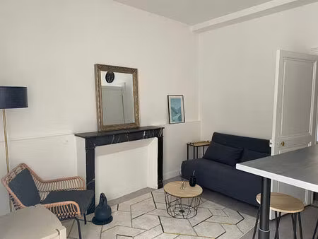 chauvigny centre - appartement 36m² situé au 1er étage