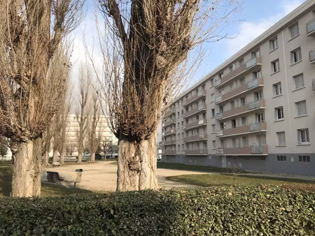 location parking seyssinet pariset 38170