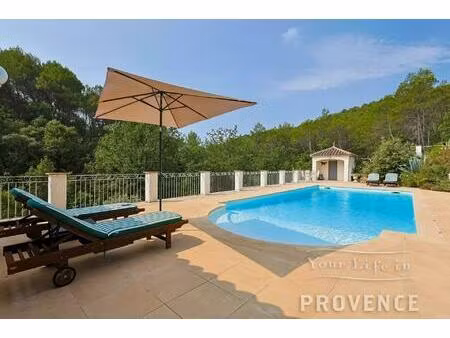 maison provençale avec appartement d’amis  piscine et cuisine d'été