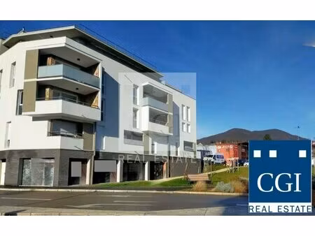 location local commercial 329m² voiron 38500