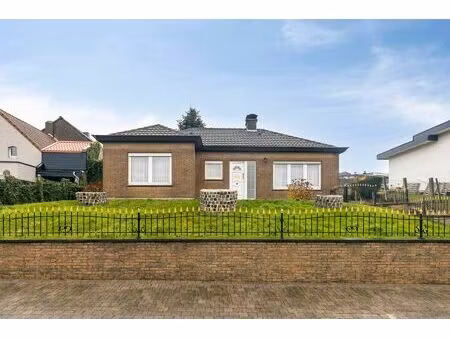 op te frissen bungalow gelegen in het landelijke meldert