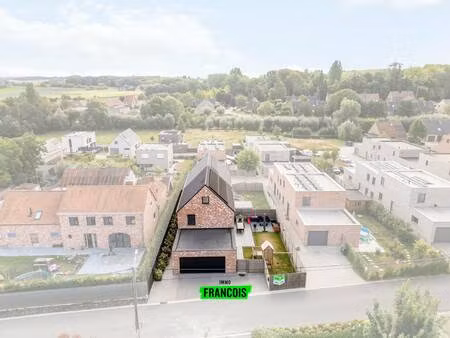 huis te koop in heuvelland met 4 slaapkamers