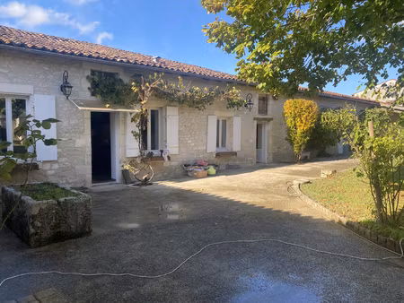 location maison 5 pièces 109m² gensac la pallue 16130