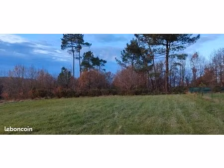 terrain 1 172 m² lanquais