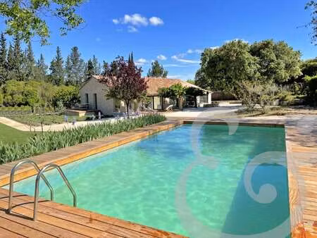 maison de luxe à vendre à eygalières : 1 920 000 € | 210m²