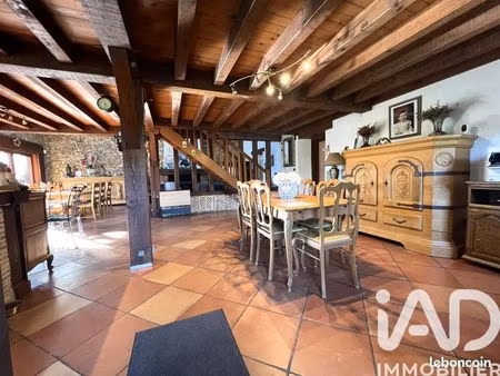 propriété 4 pièces 184 m²