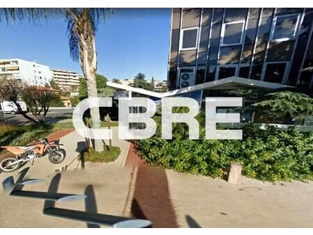 location local professionnel 280m²