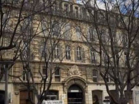 location local professionnel 265m²