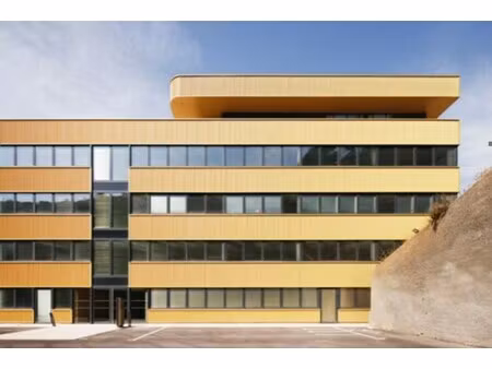 location local professionnel 5 435m²