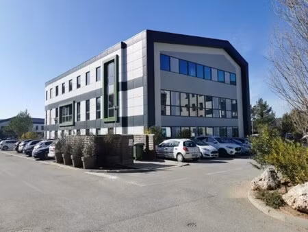 location local professionnel 268m² meyreuil 13590