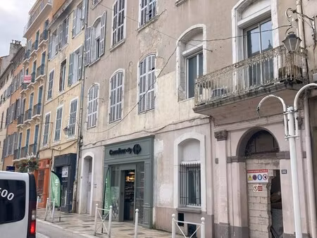 location local professionnel 431m²