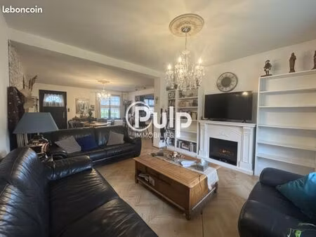 maison 8 pièces 153 m²