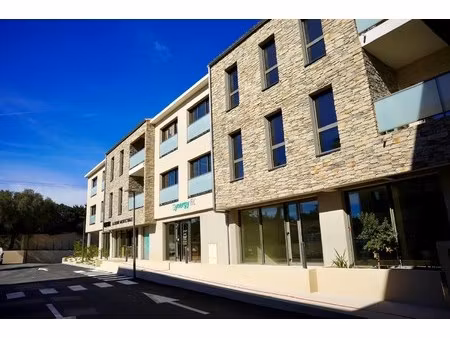 location local professionnel 285m²