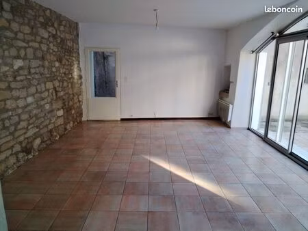 location maison de village