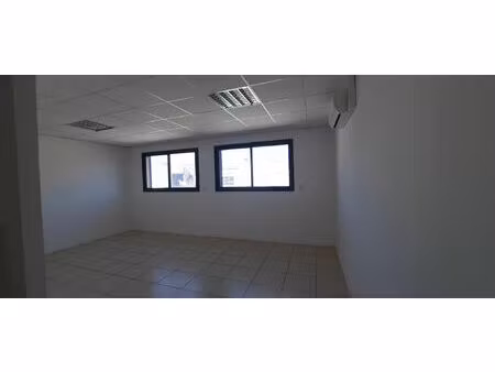 location commerce 2 pièces 35 m² à marseille 9 (13009)