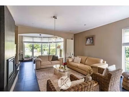 villa te koop in woubrechtegem