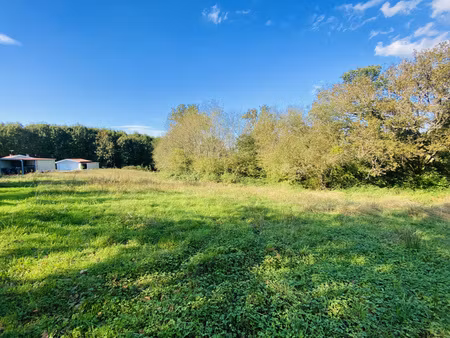 terrain de 3 783 m² au calme avec vue campagne