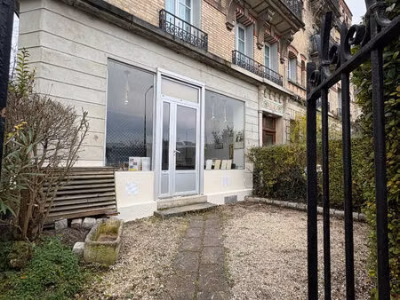 vente local commercial 1 pièce  33.00m²  viroflay