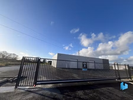 location local commercial