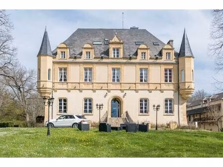 joli château 19e à vendre en dordogne.