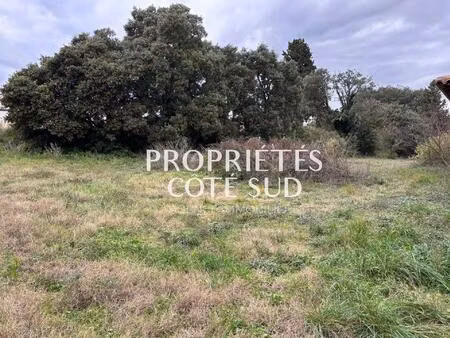 tavel terrain constructible de 1323 m²