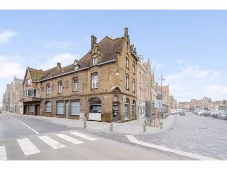 handelsruimte (100m²) op commerciële toplocatie.