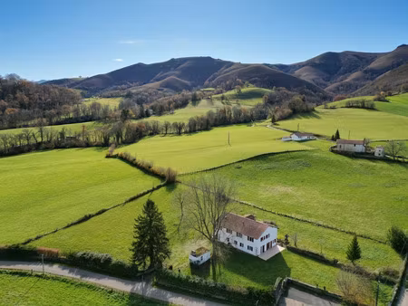 vente maison 7 pièces 288 m² à saint-jean-pied-de-port (64220)  425 000 €