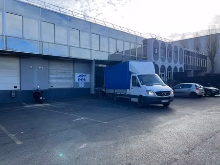 saint-denis pleyel - a partir de 1 518 m² d'activité à quai  en location bail commercial -