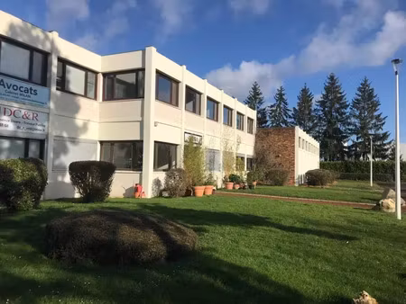 locaux d'activité à louer à les loges en josas 78350