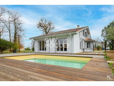 maison de 165 m²  3 chambres et piscine
