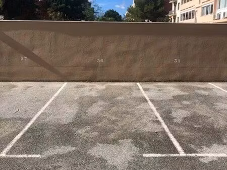 vente parking le lavandou 83980 - 37000 € - surface privée