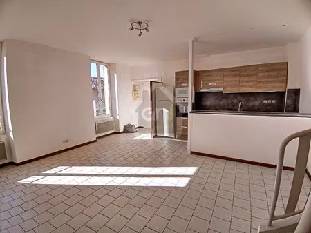 t3 lumineux en duplex  jonquières