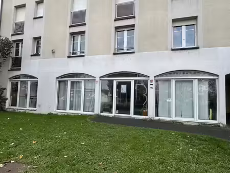 location commerce 148 m² à tours (37000)