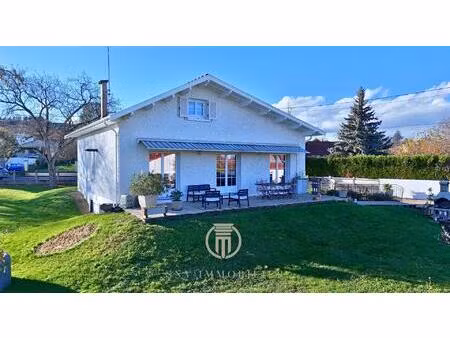 maison avec quatre chambres  sous-sol complet  jardin et dépendances