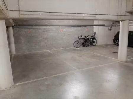 parking à louer à van notenstraat 15 deurne (rwc41400)