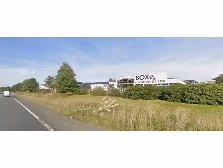 location local commercial