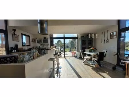 a vendre dans village touristique ensemble immobilier composée d'une maison d'habitation..