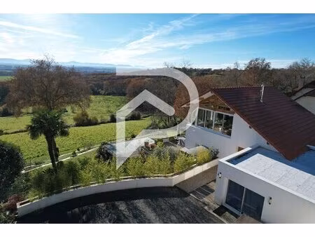 maison contemporaine de 171 m² sur un terrain de 1 575 m².