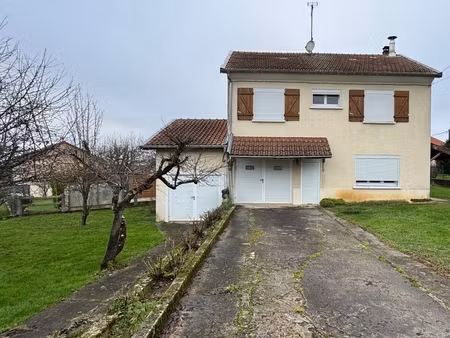 maison individuelle 4 chambres  jardin et deux garages