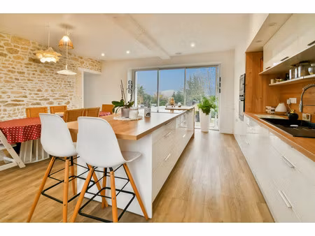 maison à vendre 9 pièces proche de tonnay charente (17)