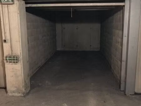 garage box sécurisé 60m gare sncf