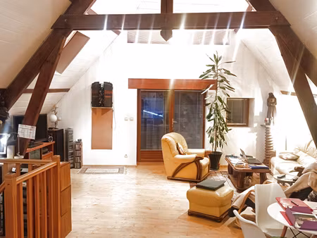 grand appartement duplex t6 de 160 m² avec atelier.