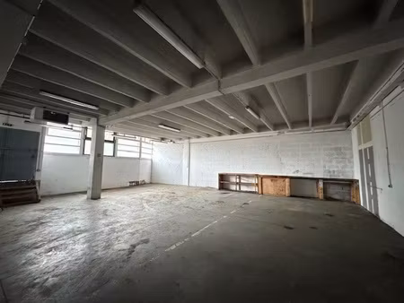 local commercial lisieux 690m2