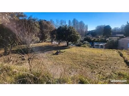 terrain 1 322 m² barjols