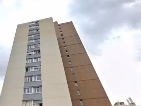 94200 ivry appartement 4/5 pieces 84.92 m² avec une cave et un parking